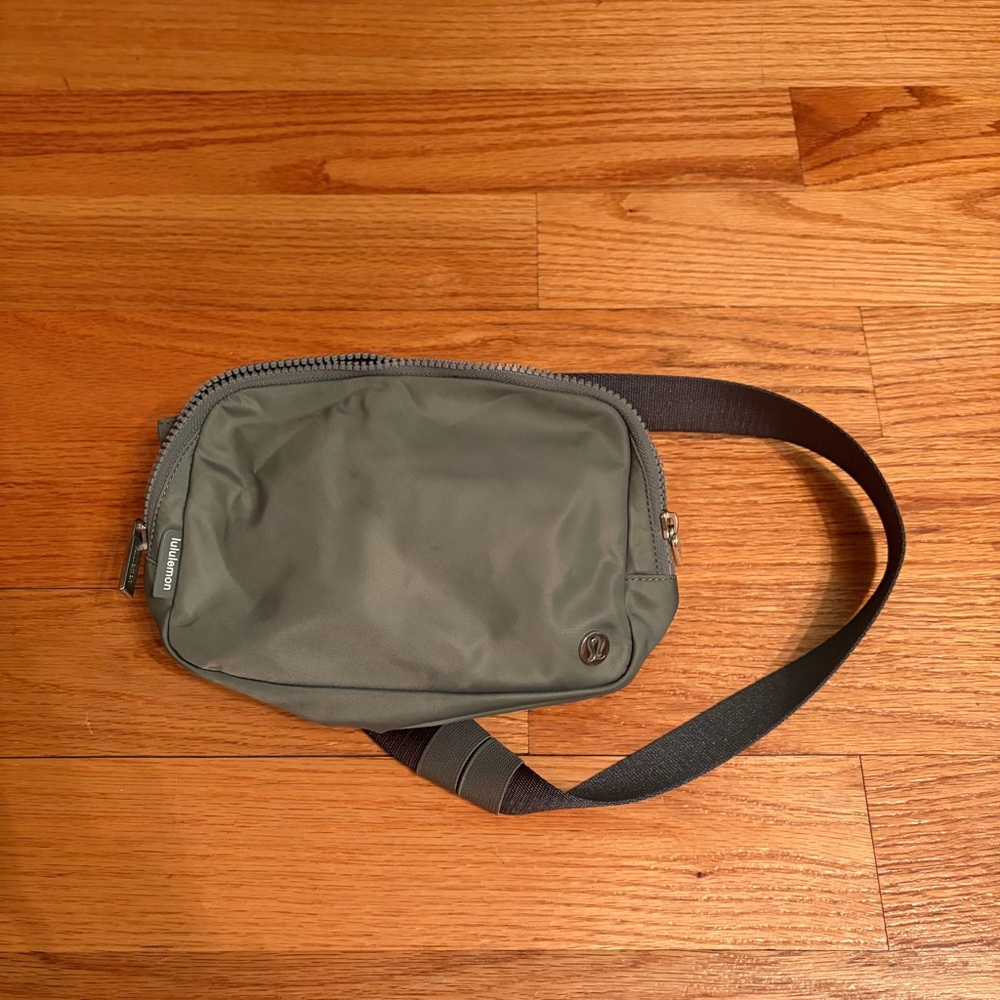 Lululemon belt bag